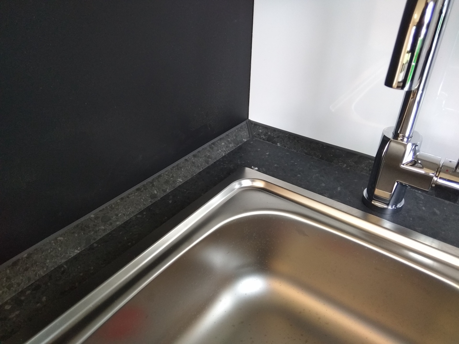 Lišta pracovní desky