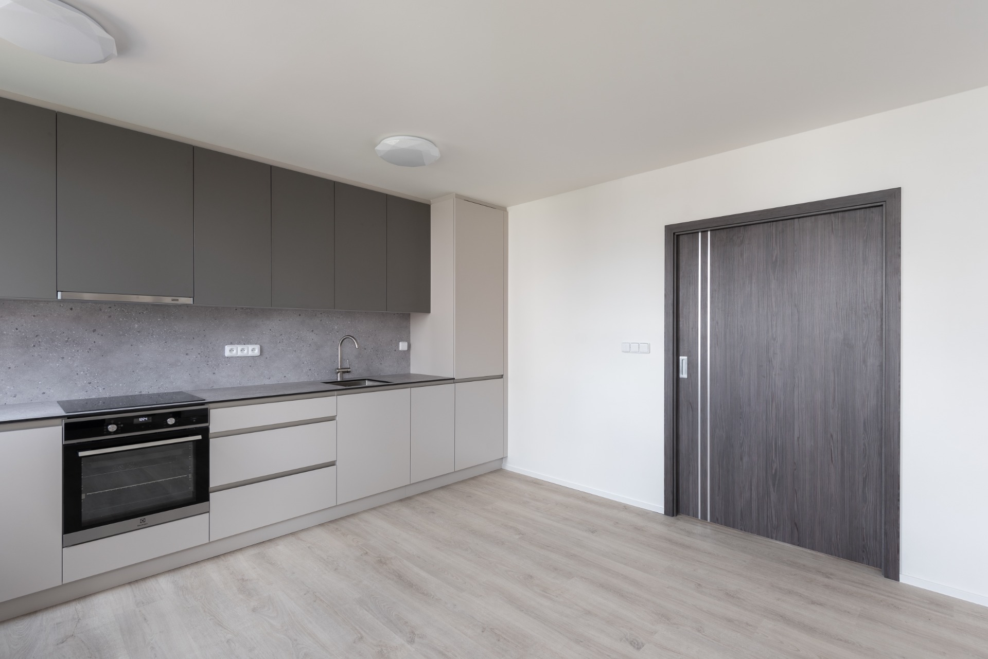 Kompletní rekonstrukce - foto 17